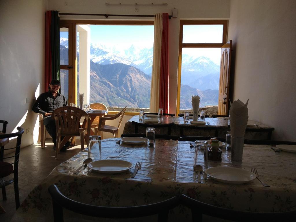 Hotel Milam Inn Munsyari Buitenkant foto